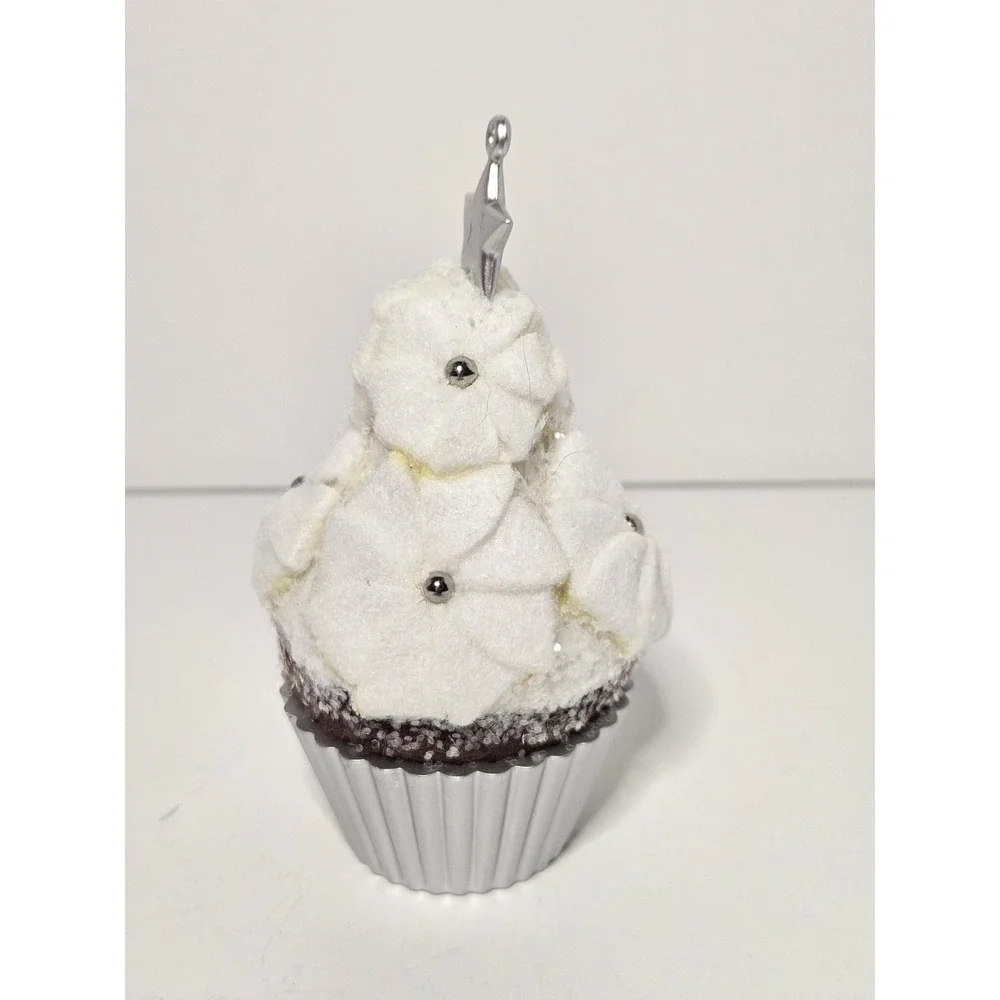 Hallmark 2021 Star-Tipped Sweetness Christmas Cupcakes Ornament 12th Series NIB